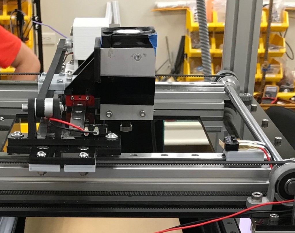 Лазер 8 Вт работает на самостоятельно собранном SLS принтере