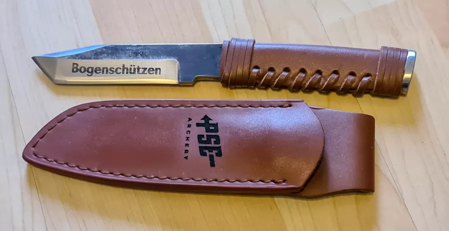 Knife and leather engraving