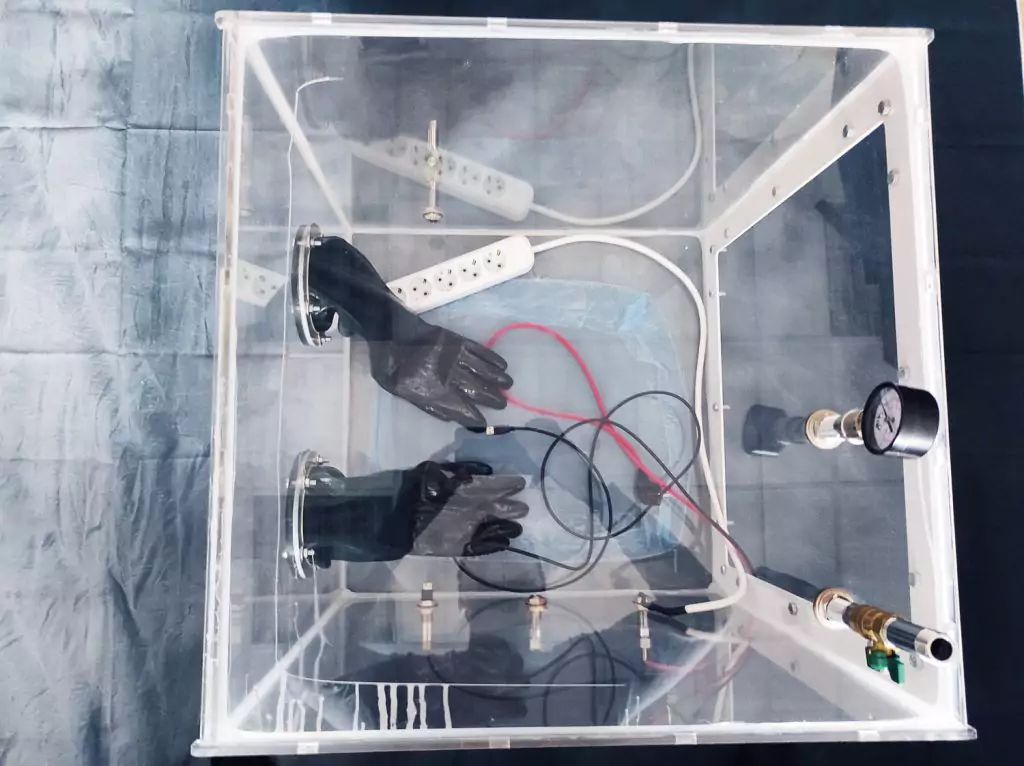 An Endurance airtight box (sealed chamber) for laser cutting-engraving and other experiments.