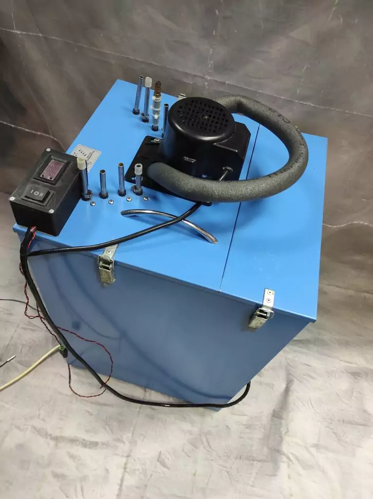 A DIY Chiller for DPSS, fiber, Co2 lasers