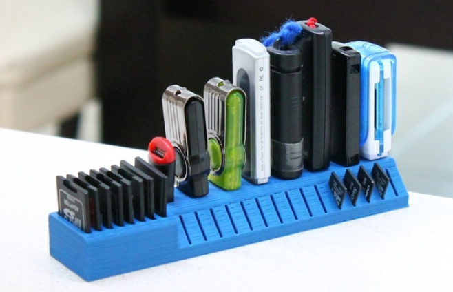 USB, SD, and MicroSD Card holder. Image source: Thingiverse