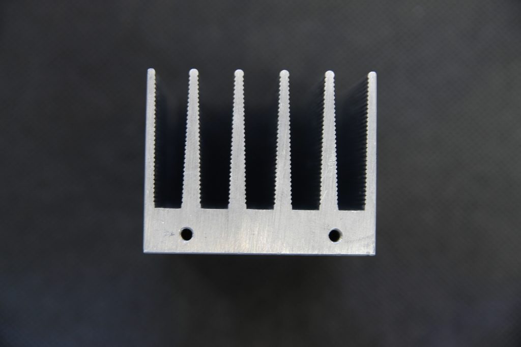 An external heatsink for 2X TEC cooling plate